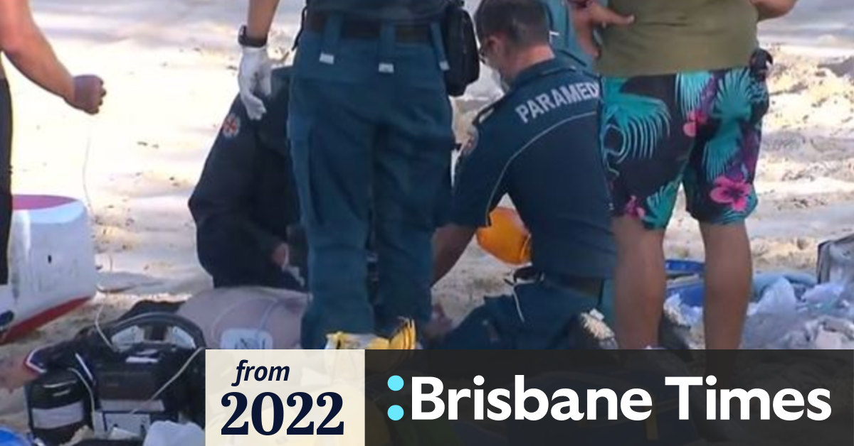 Man drowns on Gold Coast, second man rushed to hospital